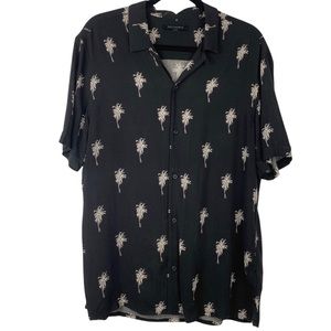 AllSaints Archo Short Sleeve Shirt Black Palm
Tree Print Size L **Flaws**